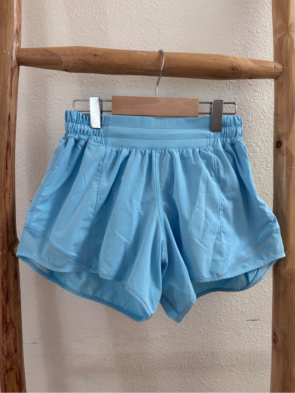 Lululemon Hotty Hot shorts size 4